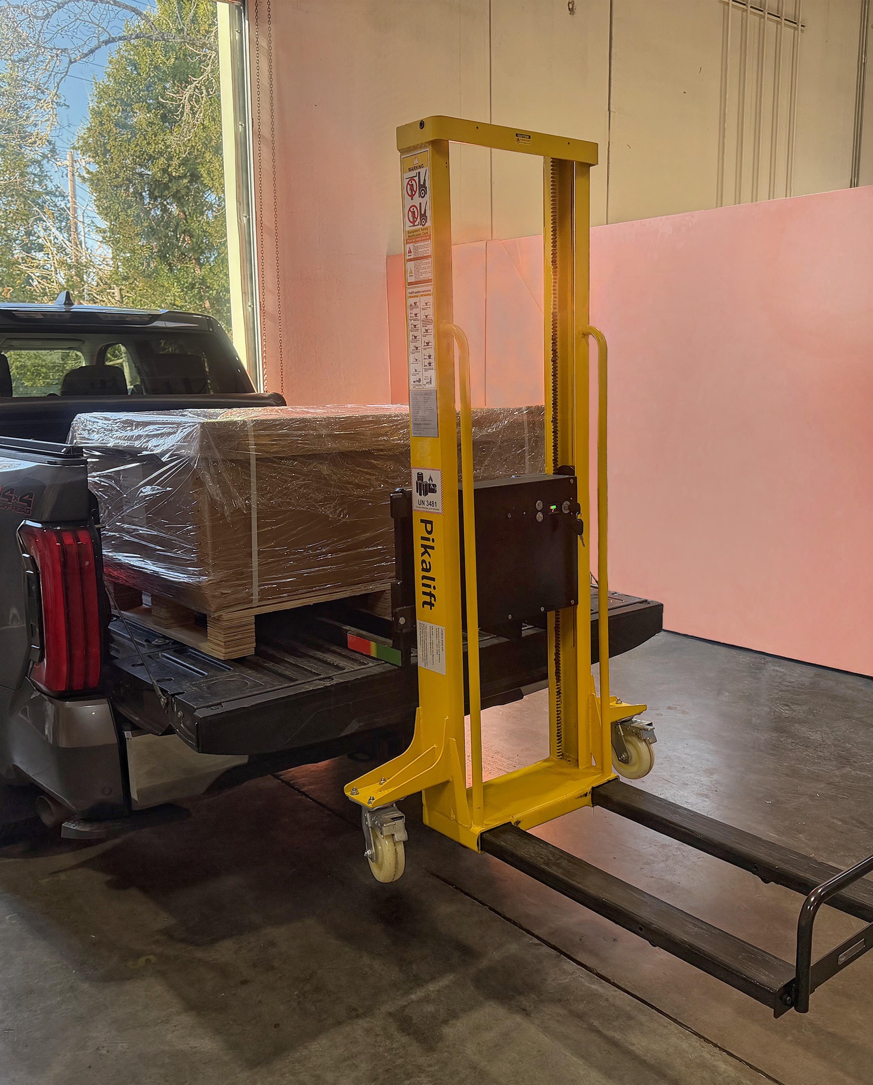 pedal lift pl 224 PikaLift™ PK511 – Self-Loading Material Lift, 2,200 lb, No Forklift Ne Masinuta copii mici NOUA Sakyant Typ:MONTEER 12000 the PCL